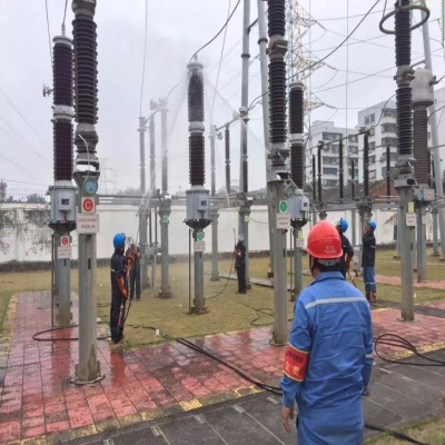 變電站帶電沖洗是怎么回事？用自來水洗？就不怕導電？