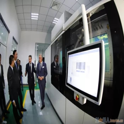 造船“神器”！大型金屬3D打印機落戶江科大